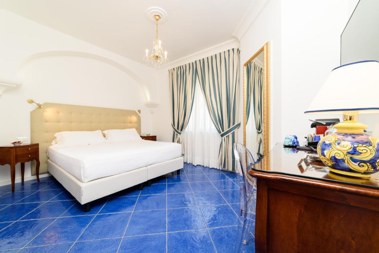 La Casa Di Paolo Casa Di Charme Hotel มารีนาดีกาเมโรตา ภายนอก รูปภาพ