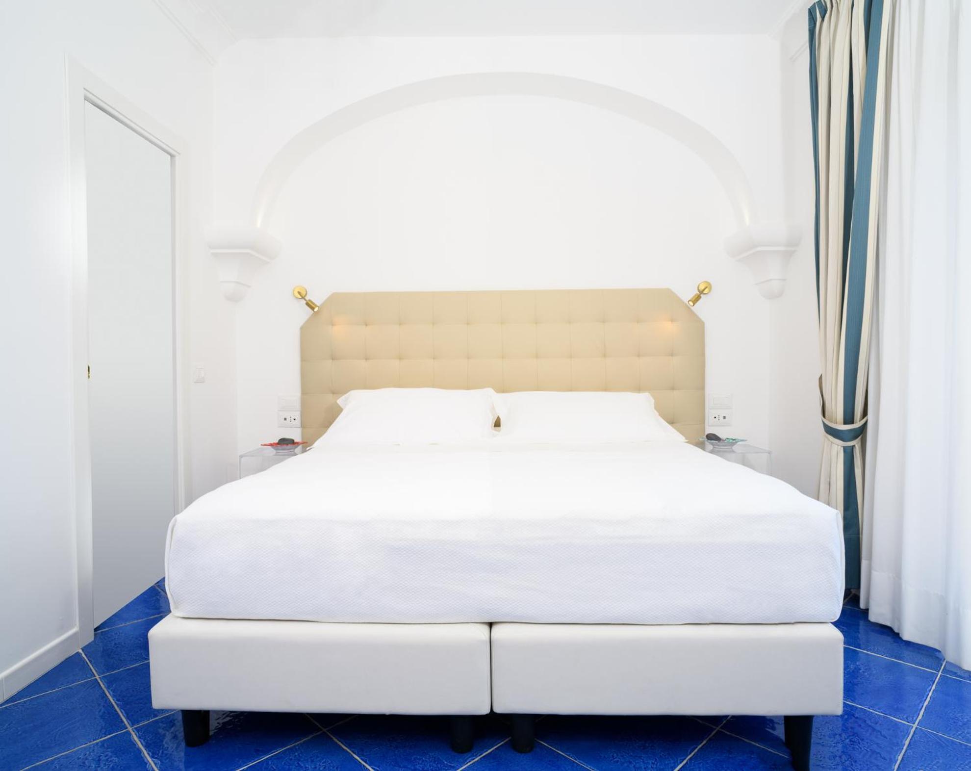 La Casa Di Paolo Casa Di Charme Hotel มารีนาดีกาเมโรตา ภายนอก รูปภาพ