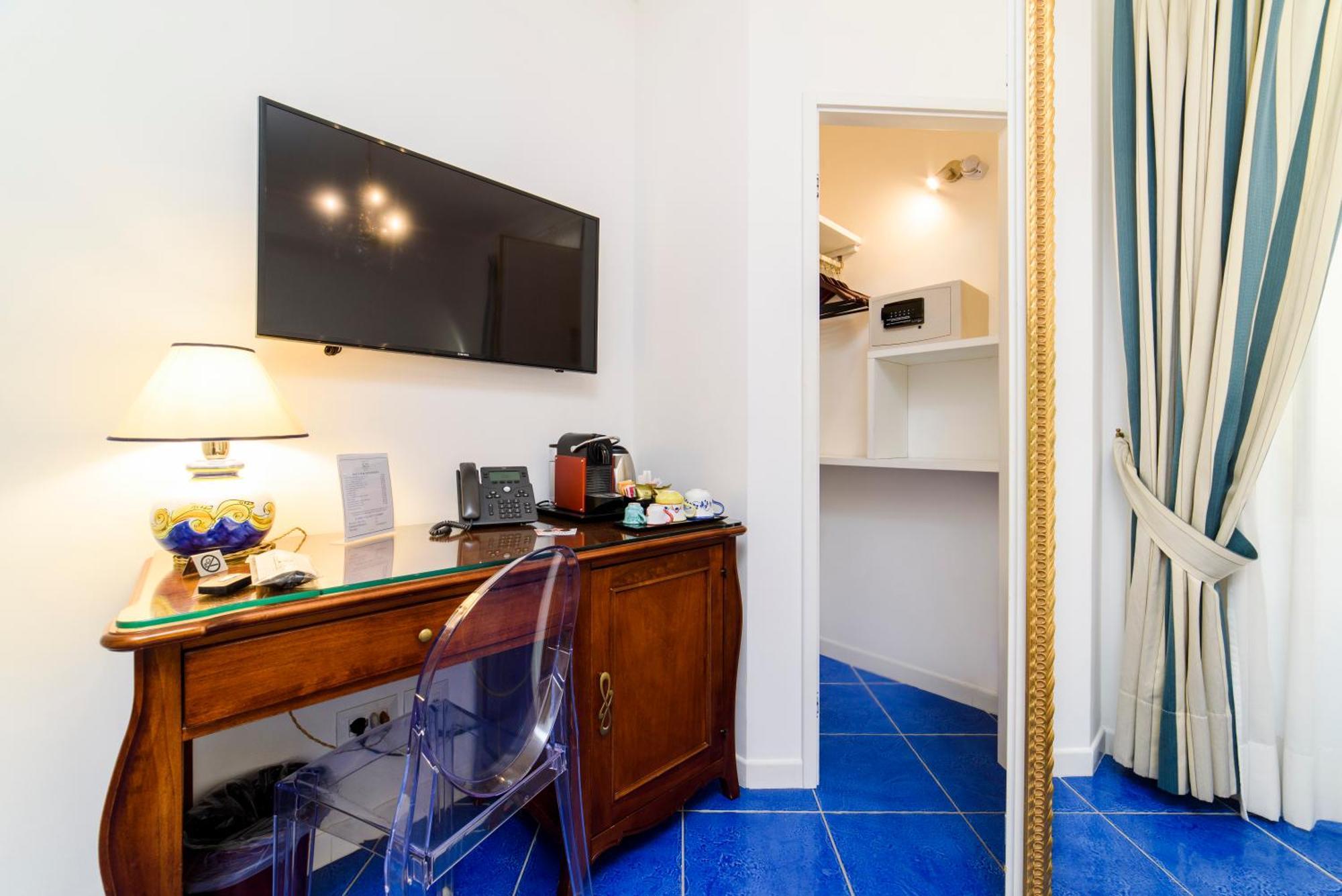 La Casa Di Paolo Casa Di Charme Hotel มารีนาดีกาเมโรตา ภายนอก รูปภาพ