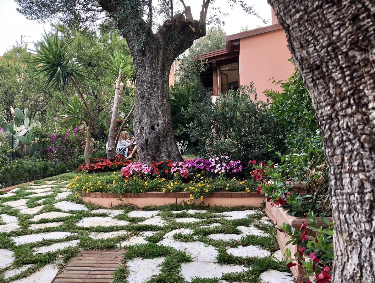 La Casa Di Paolo Casa Di Charme Hotel มารีนาดีกาเมโรตา ภายนอก รูปภาพ