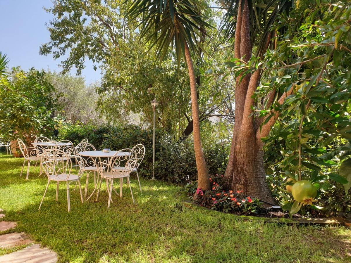 La Casa Di Paolo Casa Di Charme Hotel มารีนาดีกาเมโรตา ภายนอก รูปภาพ